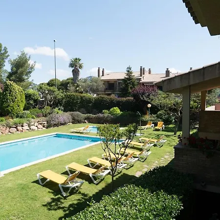 Seahomes Vacations - Cala Banys Seafront & Pkg Льорет-де-Мар