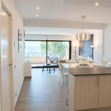 アパート Seahomes Vacations - Cala Banys Seafront & Pkg