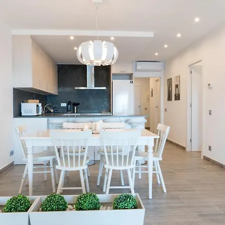 Seahomes Vacations - Cala Banys Seafront & Pkg Lloret de Mar