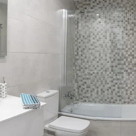 Seahomes Vacations - Cala Banys Seafront & Pkg דירה