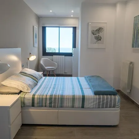 Seahomes Vacations - Cala Banys Seafront & Pkg Льорет-де-Мар