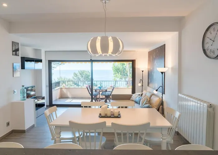 Seahomes Vacations - Cala Banys Seafront & Pkg * Lloret de Mar