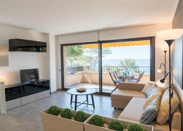 Seahomes Vacations - Cala Banys Seafront & Pkg Lloret de Mar